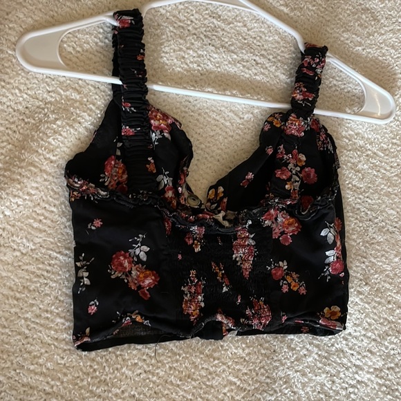 Cute black flowy floral button up crop top never worn retails $20 selling $10 - Picture 2 of 3